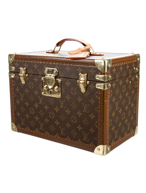 louis vuitton gold toilet|Louis Vuitton toiletry hard case.